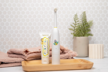 Load image into Gallery viewer, Kids Electric Musical Toothbrush Buzzy Brush (3+ yrs) - Pikabo Baby
